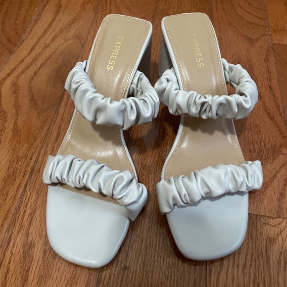 Express Ruched Double Band Heeled Sandals size 5.5-6 - Picture 6 of 11